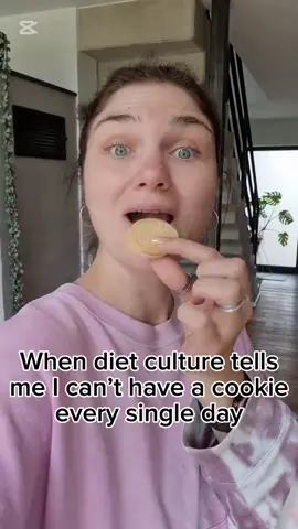 When diet culture tells me I can't have a cookie every day 🍪 #dietculture #balance #nutrition 