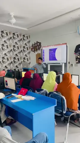 Digital Marketing Course  National Vocational Training  Iqbal Harrar Industry  #computercourses #iqbalharrar #sialkot #babararshad #freecourses #chittisheikhan 