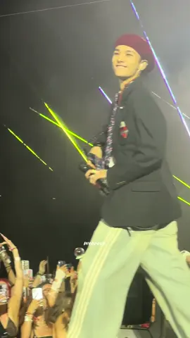 this night was so unreal #hyunjin #straykids #dominATEtour #dominATEtourinparis 