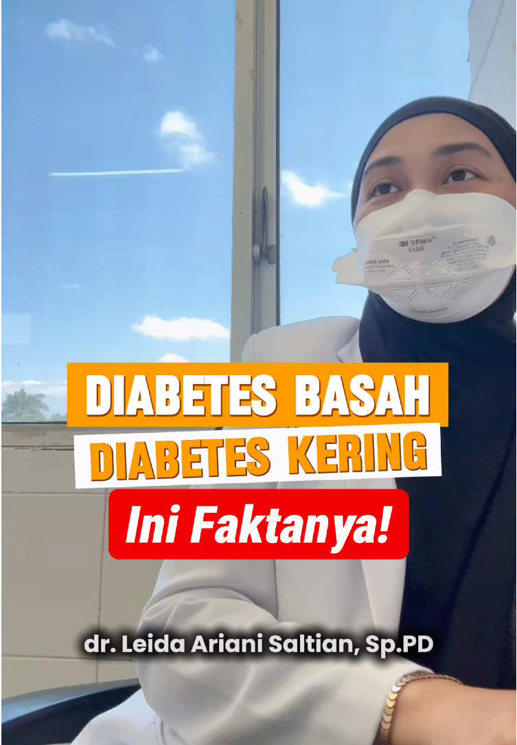 Diabetes Basah vs Diabetes Kering — Mana yang Lebih Bahaya? Pernah dengar istilah diabetes basah dan diabetes kering? Banyak orang menyangka ini dua jenis diabetes yang berbeda, padahal… faktanya nggak begitu! 😮‍💨 Apa beda diabetes basah dan diabetes kering? Istilah ini sering dipakai masyarakat, tapi sebenarnya bukan istilah medis. Yang benar adalah: keduanya tetap termasuk dalam diabetes melitus, hanya saja dibedakan dari kondisi lukanya. Yuk, cari tahu apa arti sebenarnya dari dua istilah ini, dan kenapa sebaiknya kita pakai istilah medis yang tepat agar nggak salah kaprah! 🧠💉 🎥 Tonton sampai habis untuk tahu tanda-tanda awal yang sering diabaikan dan tips hidup sehat untuk cegah diabetes. Tag sahabat atau keluarga kamu yang harus tahu soal ini. Follow untuk update informasi kesehatan lainnya! #diabetes #tipskesehatan #penyakitdalam 