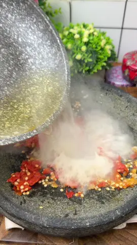 Dapat bocoran dari abang pecel lele langganan cara bikin sambel yg enak #cooking #resepsimple #fyp #sambelterasi 