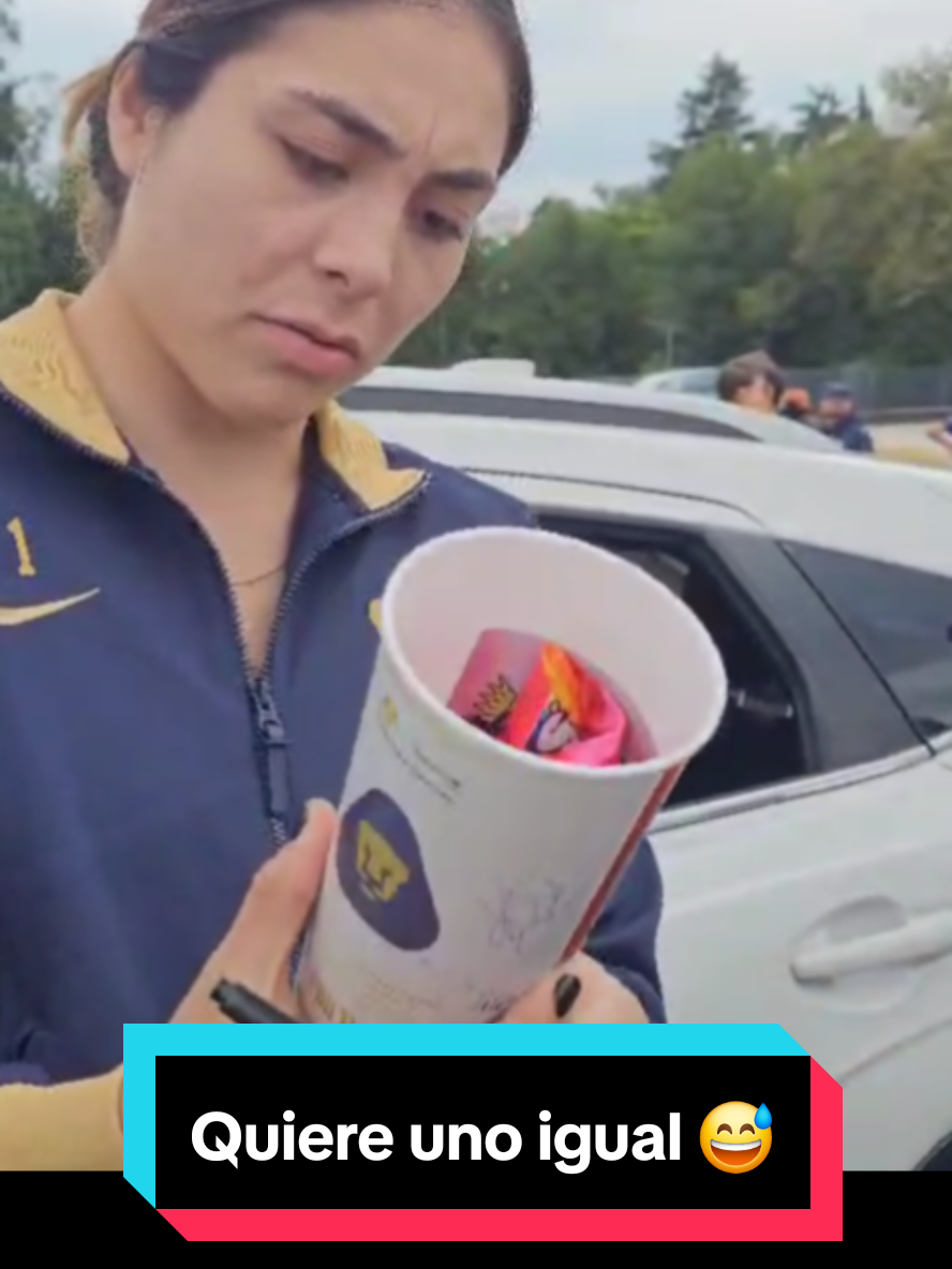 😅 La portera Wendy Toledo, idolaza de Pumas Femenil, quiere su vaso chelero que dan en CU #pumasmx #pumas #futbol #futbolfemenil #ligamxfemenil @PumasMX 