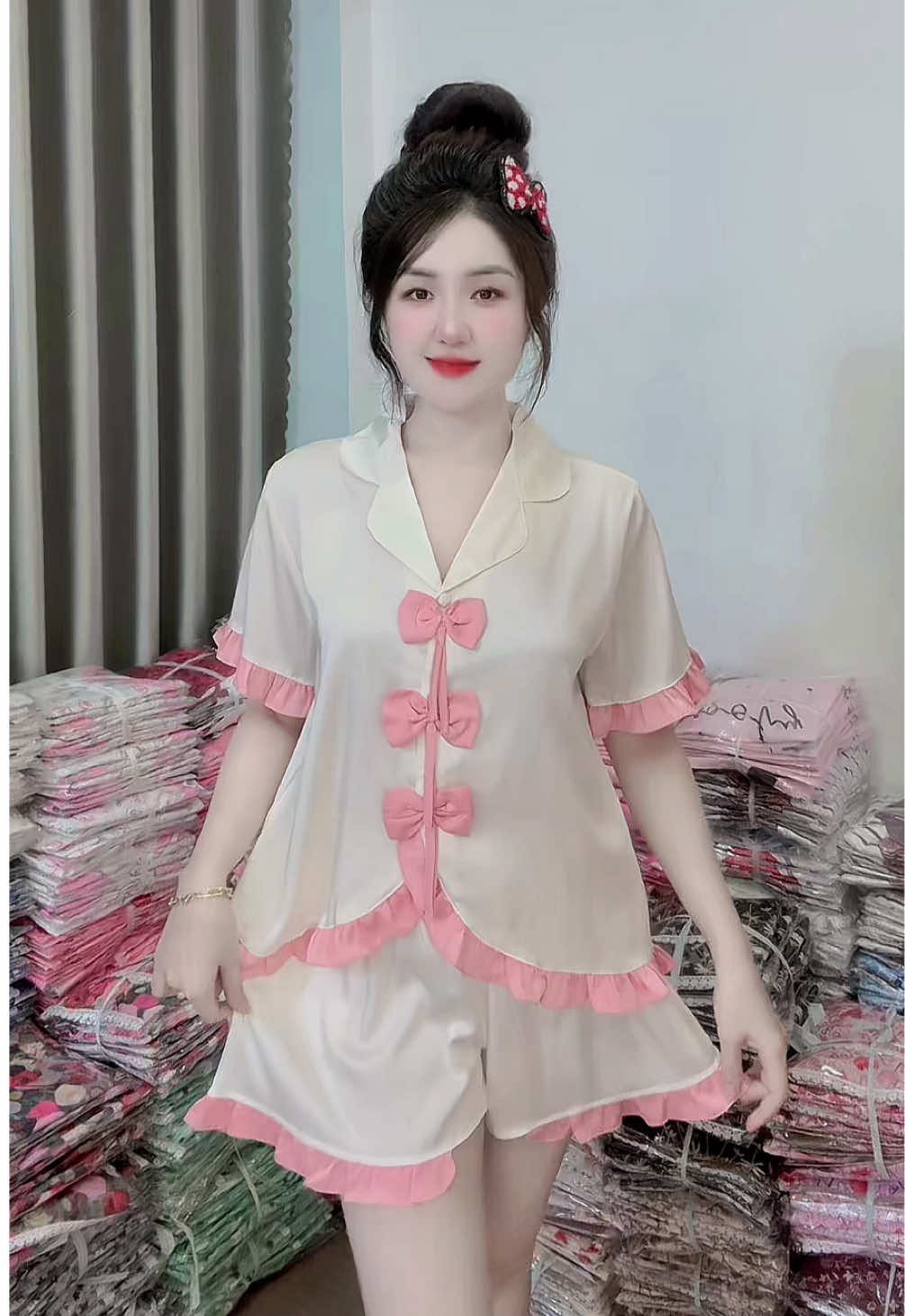 Đẹp lắm luôn ở ngoài còn dễ thương dữ nữa 😘😘 #hồngnhunghana #hana96 #đồbộxinh #xuhuong #tiktok #đồngủđẹp 