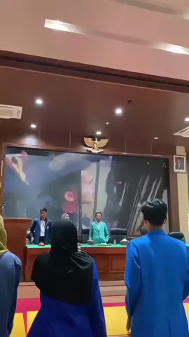 #CapCut mari melangkah bersama dalam bingkai perjuangan🔥✊🏻 #hidupmahasiswa #hiduprakyatindonesia #hidupperempuanyangmelawan #mahasiswa #mahasiswaindonesia #mahasiswa #bempasuruanraya #badaneksekutifmahasiswa #fyp #fyp #fyp #trending #viralvideo #viral #marsmahasiswa #demo #demontrasi #masukberandafyp #xyzbca 