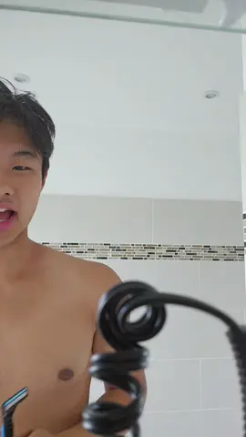 shaving armpits for the first time (Gone Wrong)