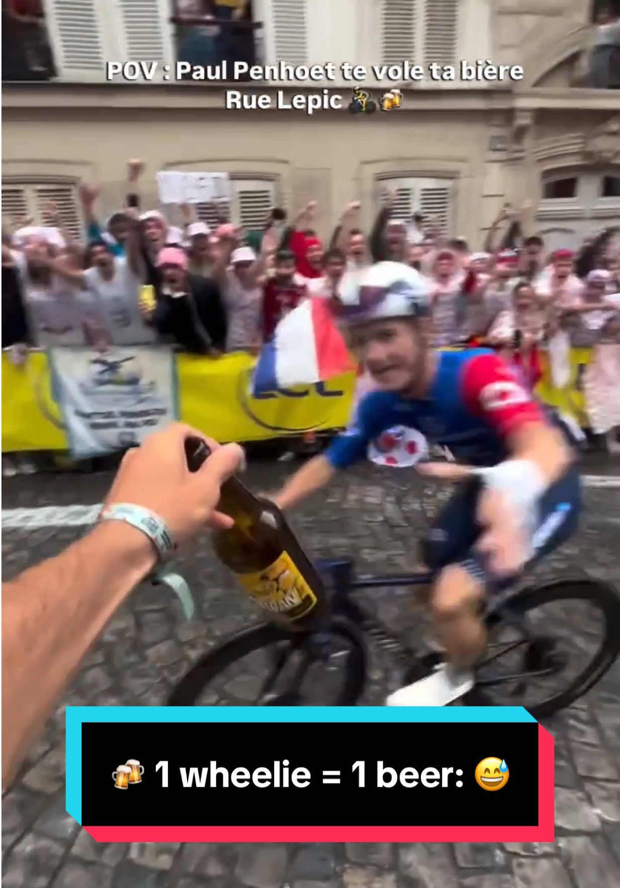 🍻 1 wheelie = 1 beer: The Montmartre atmosphere was unmatched 💥😅 #cycling #TourDeFrance #montmartre 