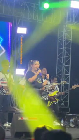 Aku warga terate ( dulu aku masih siswa - Rindi safira  #slowrockdut #admajamusic #beranda #dangdut #psht #tawangmangu #karanganyar24jam #rockdut@mas'geotreex @Admaja tarantula @Cak_Sunu Keb @Agus winar @aditjaya pictures @AdjieWinsa @ALDRIAN PRASETYO @ardilead86 @Rindi safira official @DekYus22 @🥷 deccy🥷  