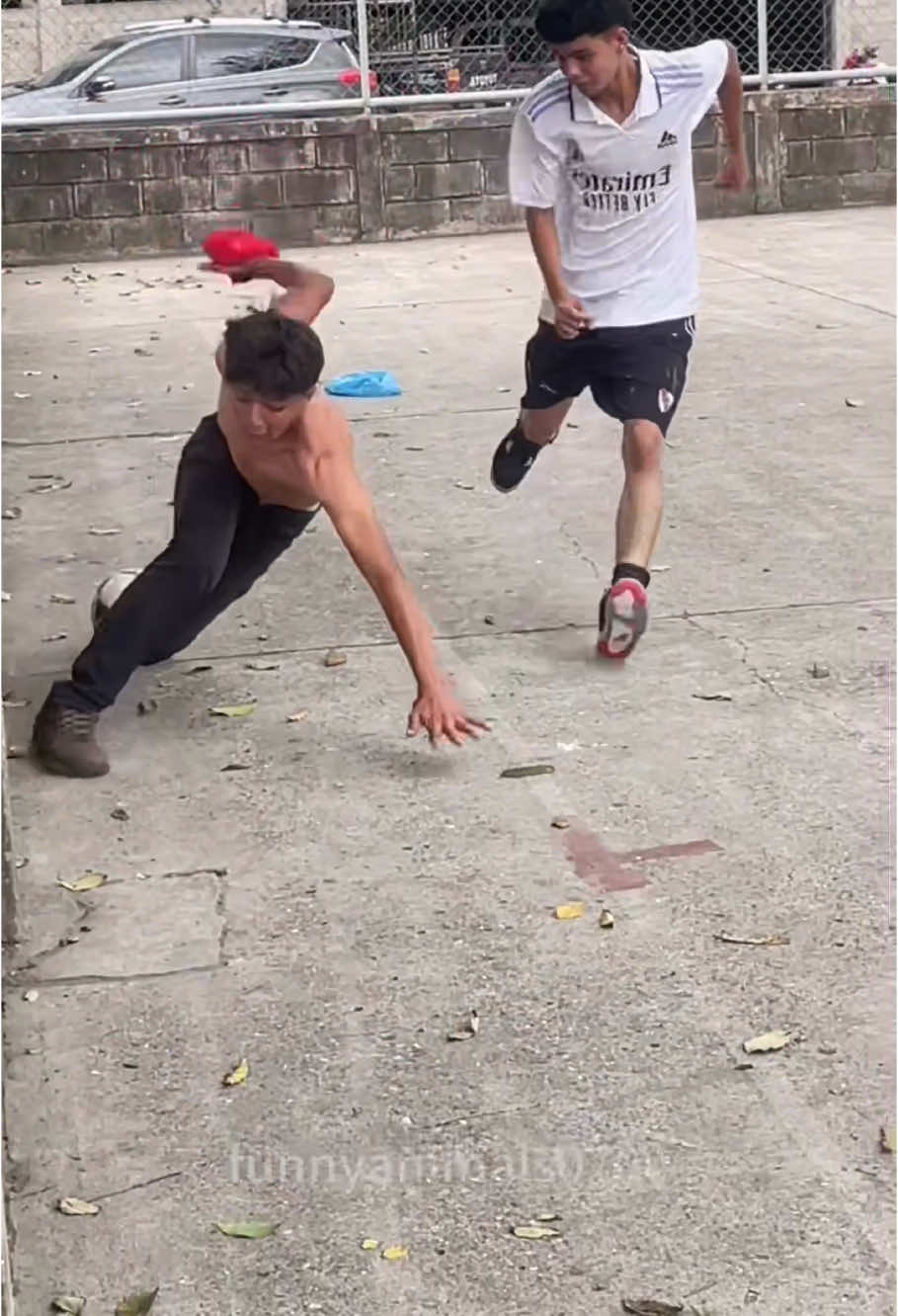 Funny football #funnyvideos #usaus #jumscare #prankscare #foryou #scarescam #funny #funnytiktok #prankdoll #possessed 
