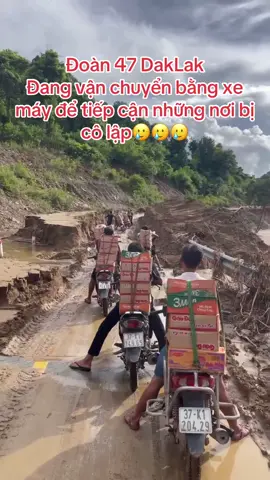 Mọi thứ đều trở nên rất quý với bà con vùng lũ... dù là 1 thùng hay hay 1 lốc nước suối ngay lúc này mn ạ🥲🥲🥲❤️❤️❤️❤️#xuhuongtiktok #thiẹnnguyen #xuhuong #chodilaconmai #fyp #nghean #lulutmientrung 