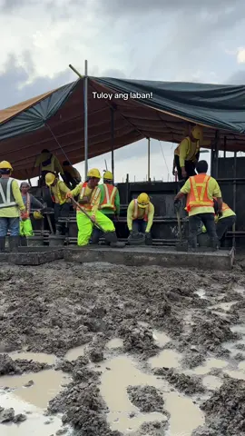 Palag parin kahit maulan🫡💪 #rhoyvergara #construction #constructionworker #constructionlife #siteengineer #engineering 