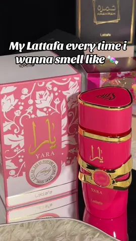 Yara lattafa🌸🍓my favorite pink vanilla perfume this was my first arabian perfume that make me felt in love with middle easyern fragrances is so soft fluffy, sweet and cozy 🍓☁️🌸 this is a must have for all the girlies out there🌸☁️#perfumetok #fyp #lattafa #unboxing #fragrance #perfumecollection #yaracandy #perfumelover #perfumes #newperfume #jeremyfragrance #danielrenemusic #yaralattafa 