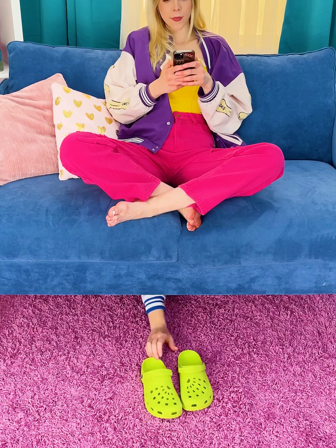 Sneaker Surprise Gone Wild! 😂 Watch Her Reaction! #123go #surprise #prank #crocs