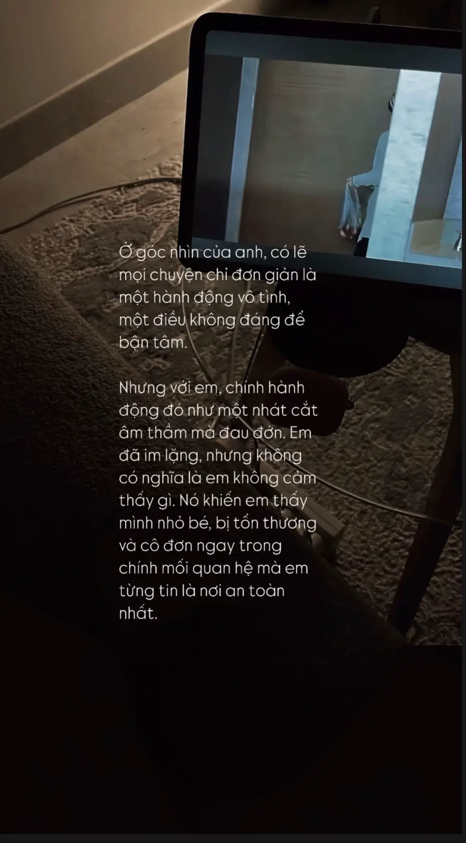 Nhìn thấu nhưng không nói ra. Có rất nhiều chuyện, chỉ mình hiểu là đủ, không cần phải nói ra làm gì...#tâmtrạng 