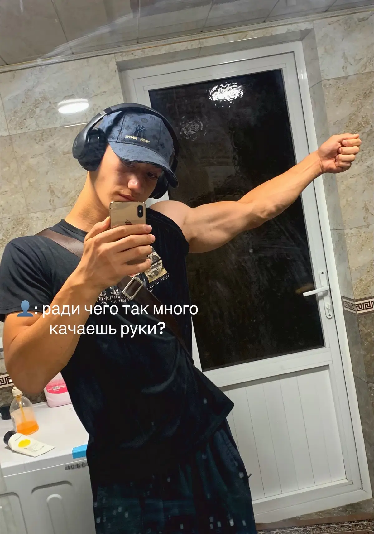 А ради чего кроме этого качаться то.  #бицепс #рука #сильная #семья #жена #ребенок 