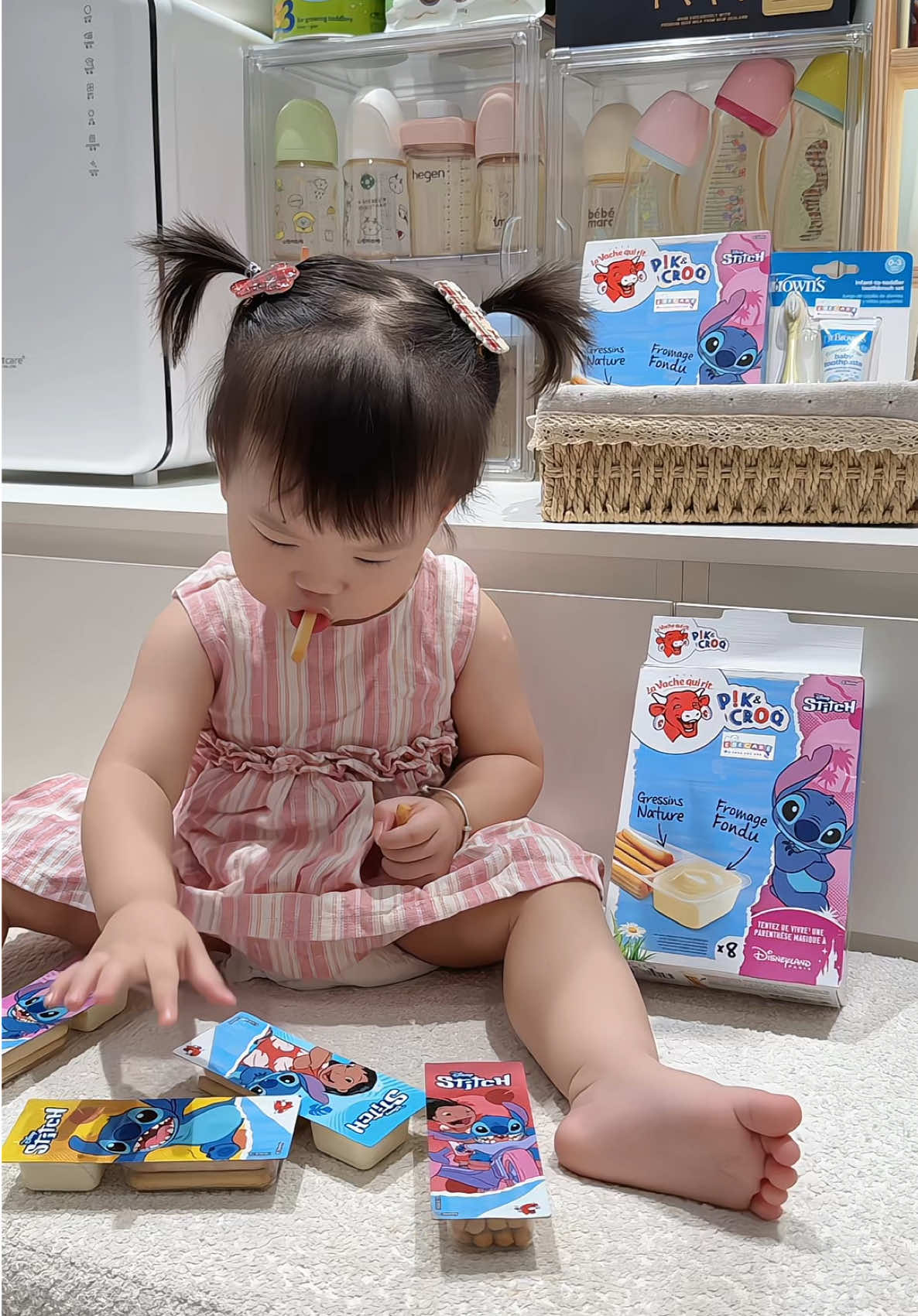 Em bé siêu mê bánh que phô mai 🧀 🍓 #mebimsua #embemukbang #phomai #embedangyeu #xuhuong 