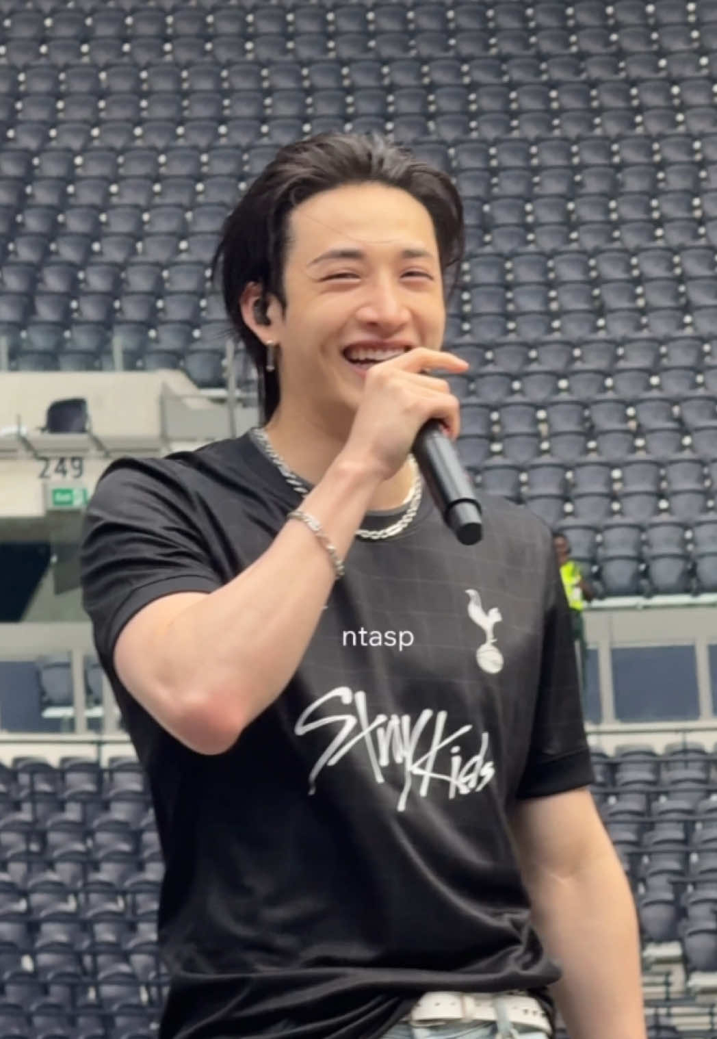 I’m smiling like an idiot in the middle of work at the office rn, cause LOOK BANGCHAN HIMMMM SMILING SO SWEET?!? I have to smile too?! 😆😄😀…. #BangChan #DominATE_London 