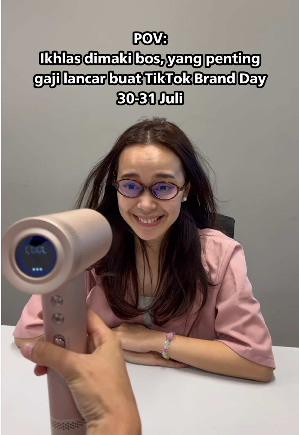 ✨ Philips Brand Day is here! ✨ Waktunya checkout wishlist kamu! Dari Hair Dryer BLDC 8000 yang rawat rambut tetap sehat 💨✨ sampai item favorit kamu yang lainnya. Diskon sadis abis  + voucher s.d. Rp50.000 cuma 30–31 Juli! 🎉🛒 Buruan cek keranjang kuning sebelum kehabisan! 💛 #Diskon #PromoTikTok #BeautyFestival #PhilipsBrandDay 