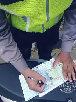 dapat surat cinta dari bapak polisi yang terhormat 🫡#tilangpolisi #xybca #fypyourpagee 