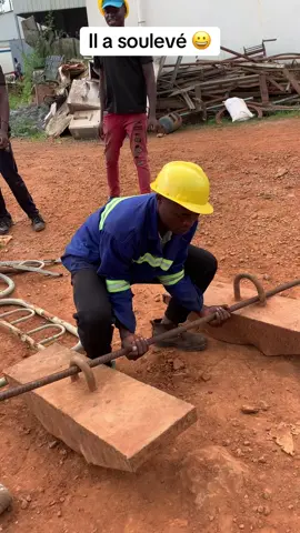 La force de l’homme #force #work #camerountiktok🇨🇲 #visibilite #vue @Darcy_Dnd_ Zibit 🇨🇬 
