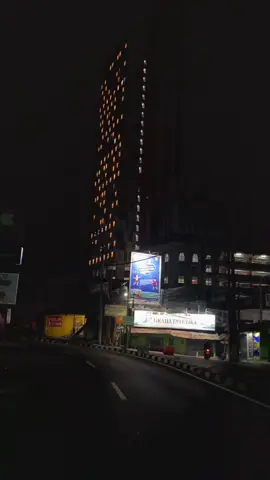 Di Tembalang semua teman. Adakah kenanganmu bersamanya disini? #tembalangsemarang #tembalang #semarangstory #semarangtiktok #semaranghujan #semarangvibes #semaranghits #mentahanvideo #semarang24jam #semarang #kotasemarang #sadvibes #sadstory #galaubrutal🥀 #semarangpride #fyp #xyzbca