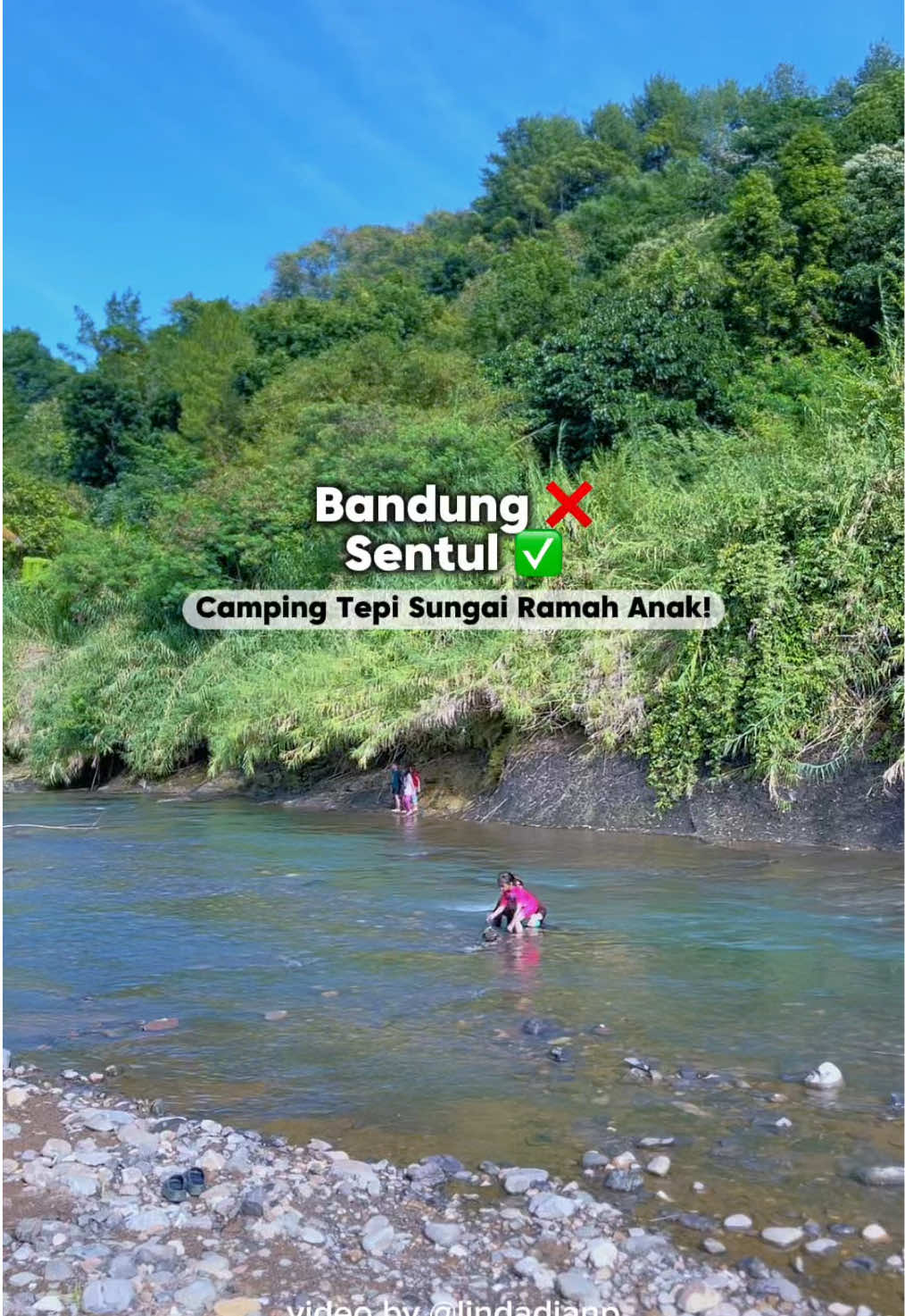 Camping tepi sungai ini bukan di Bandung tapi di Sentul! Airnya jernih bangeeeet dan ramah anak karna alirannya tenang & sungainya dangkal. Yuk ajak anak camping disini! Bookingnya lewat tiktok yaa, caranya - klik tag lokasi hijau di video ini - klik pesan - bisa masukin kode voucher AGDTTID buat dapetin diskon 10% kalau pilih bookingnya lewat agoda 🥰 #jelajahhepi #jelajahwiken #campingtepisungai #campingsentul #kempingtepisungai #ramahanak #wisatabogor 