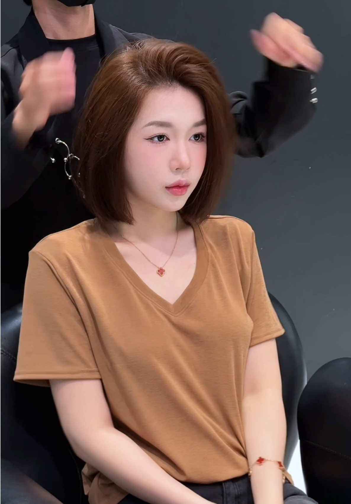 Đi cắt tóc ngắn gì chưa mấy bà iuu 🥰#Vlog #tiktokviral #unine #hairstyle #tocngan #xh 