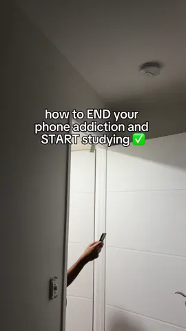 LOCK IN with this crazy study hack #studytok #studyroutine #studymotivation #studywithme #gcse #alevels #gcse2025 #alevels2025 #mocks #biologymajor #apbiology #gcsescience #gcsechemistry #alevelchemistry #chemistrytest #honorstudent #ibstudent #academicweapon #academicvalidation 