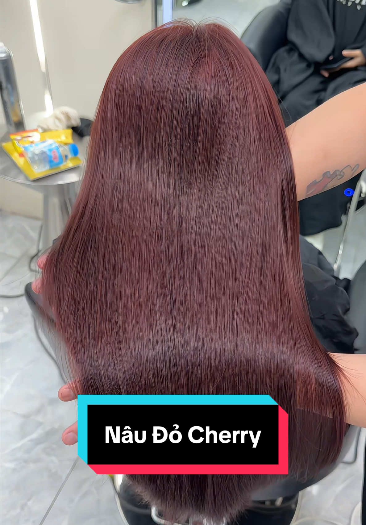 Nâu Đỏ Cherry 🍒 - Tone màu k tẩy khá nổi bật nhưng style nào cũng hợp #hiimpho #naudocherry #naudo #haircolor #xuhuong #trakygovap 