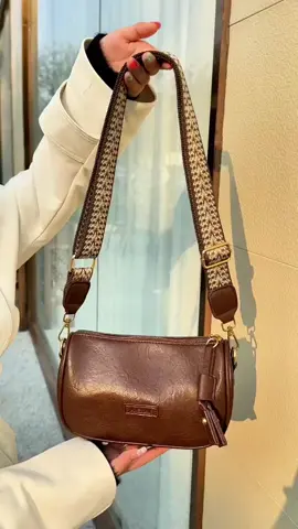 Tas Slempang Wanita Kekinian #taswanita #slingbag #tasslempangwanita #promomakangajian 