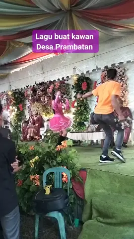 masih tahap belajar 🤗🤗🤗 #fypシ #fypシ゚viral #fypシ゚viral🖤tiktok #Ratuandinizebua #penyanyidangdut #penyanyicilik 