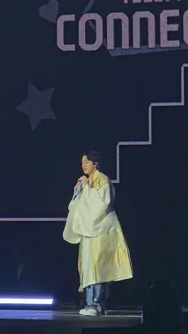 seeing Jin wearing a hanbok was everything to me#runseokjintour #runseokjin_eptour #tampa @BTS 