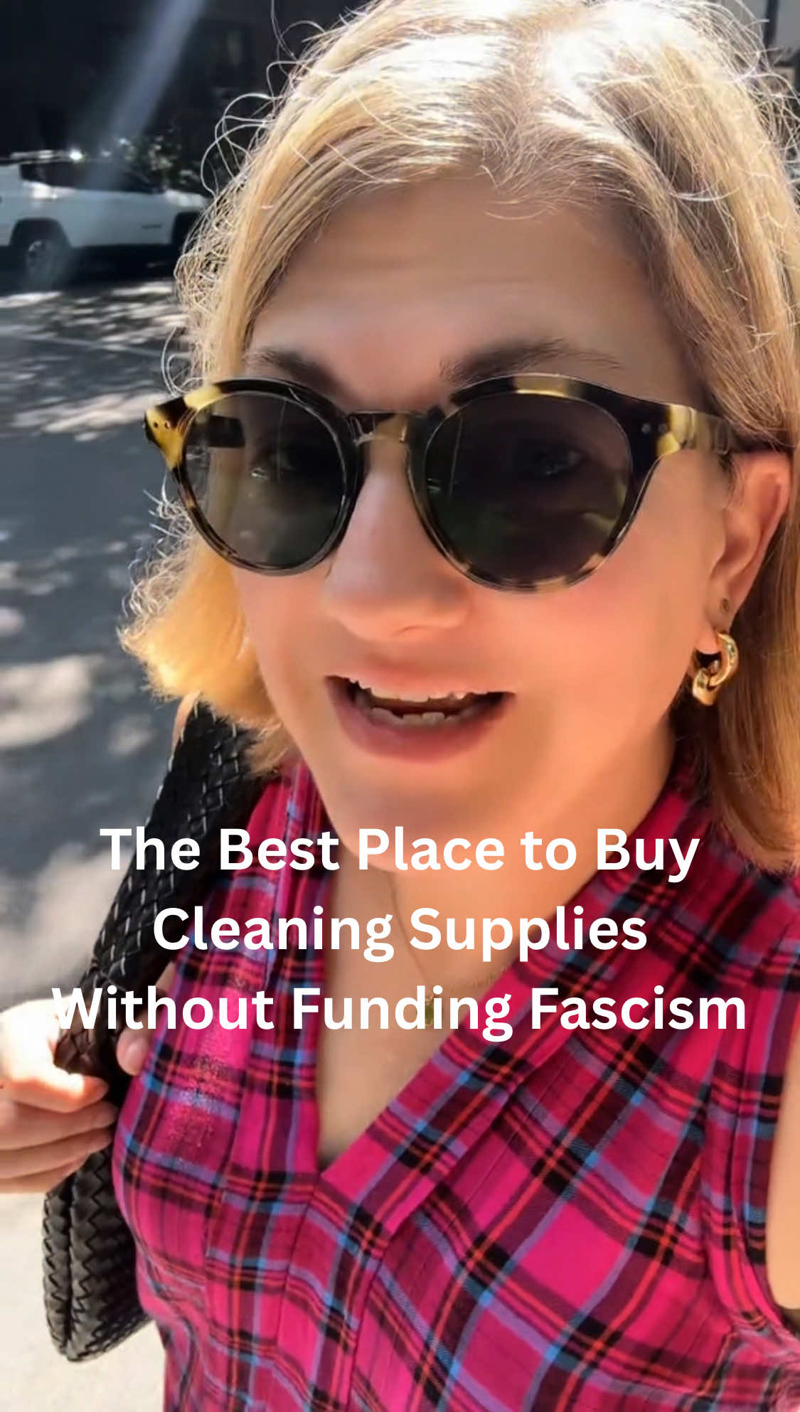 LIFE HACK: Buy your cleaning supplies from your neighborhood’s locally-owned hardware store.  The selection is usually better AND you’re supporting a local business instead of giving money to a billionaire — which makes it a no-brainer.  I’m lucky to have a place like Clark Devon Hardware nearby, and I love them so much that I even bought one of their (excellent quality) t-shirts awhile back.  #chicagolife #clarkdevonhardware #hardwarestore #cleaningsupplies #edgewater #rogerspark #LifeHack #shopsmall #shoplocal #SmallBusiness