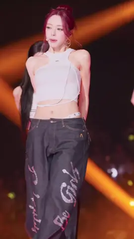 250727 YUNA FANCAM #itzy #fancam #yuna  Cr: on rednote