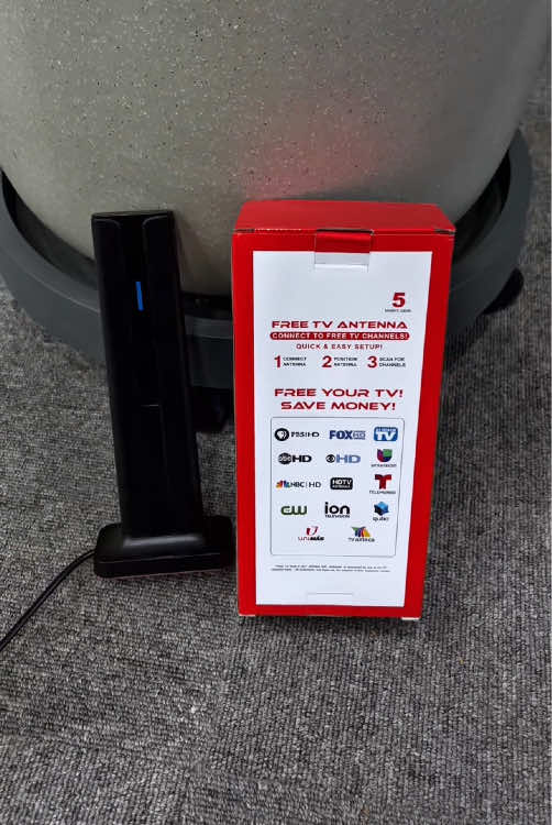 1080P/4K HD digital TV antenna with long-range signal 📡📺 Score your favorite channels in sick quality—no cable bill, no joke!#antenna#tv#hd#4k#SummerSale #spotlightfinds #dealsforyoudays#TikTokShopBackToSchool