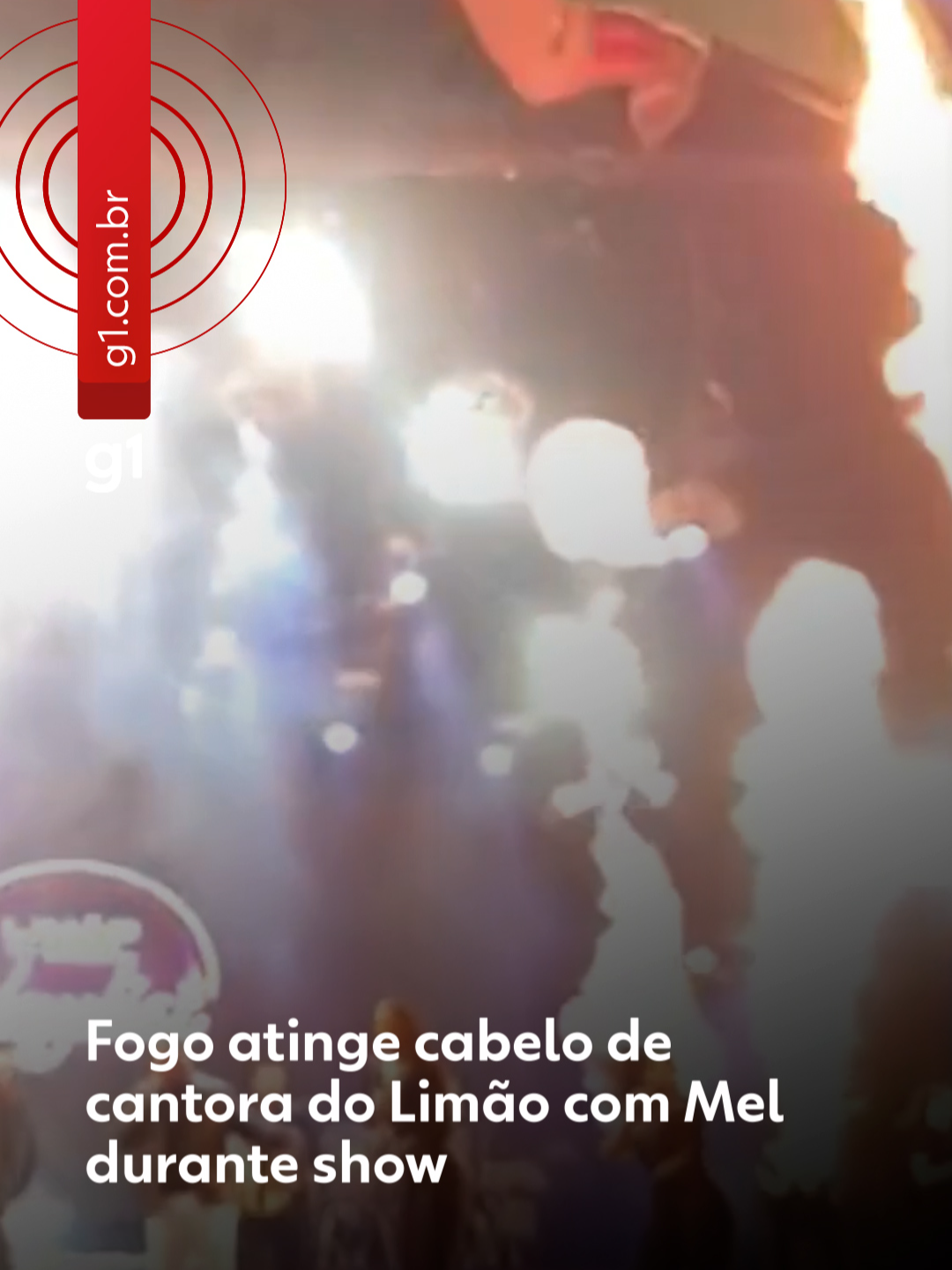 #Pernambuco - A backing vocal da banda Limão com mel, Nathy Souza, teve o cabelo atingido por fogo. O incidente ocorreu, na noite de domingo, enquanto ela estava no palco, durante um show no Festival Pernambuco Meu País, em Salgueiro, no Sertão do estado. A vocalista Adma Andrade tranquilizou o público informando que Nathy passava bem e foi atendida pela equipe do Corpo de Bombeiros presente no local. Veja mais clicando em 'leia o artigo' #g1 #g1local #salgueiro #limãocommel #tiktoknotícias