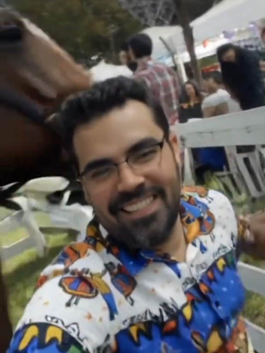 Pediram a trend do cavalo e a gente fez, só não deu muito certo 🤣🤣  #multiaverso #trend #trendcavalo  #ia  #tiktoktrend #cavalo #CapCut 