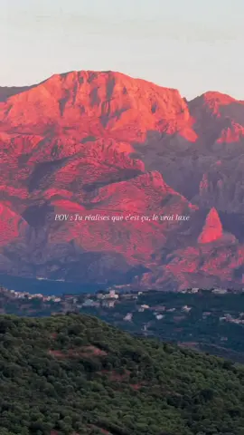 Un sunset de qualité 🤌🏻  . . . . . #sunsets #sunsetlover #montagne #kabyle #kabylie #athdouala 