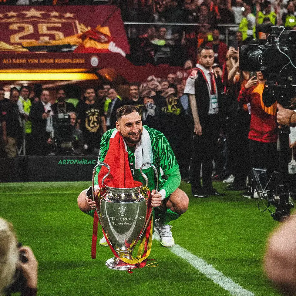 İhtimali bile güzel be  #galatasaray #cimbom #osimhen #donnarumma 
