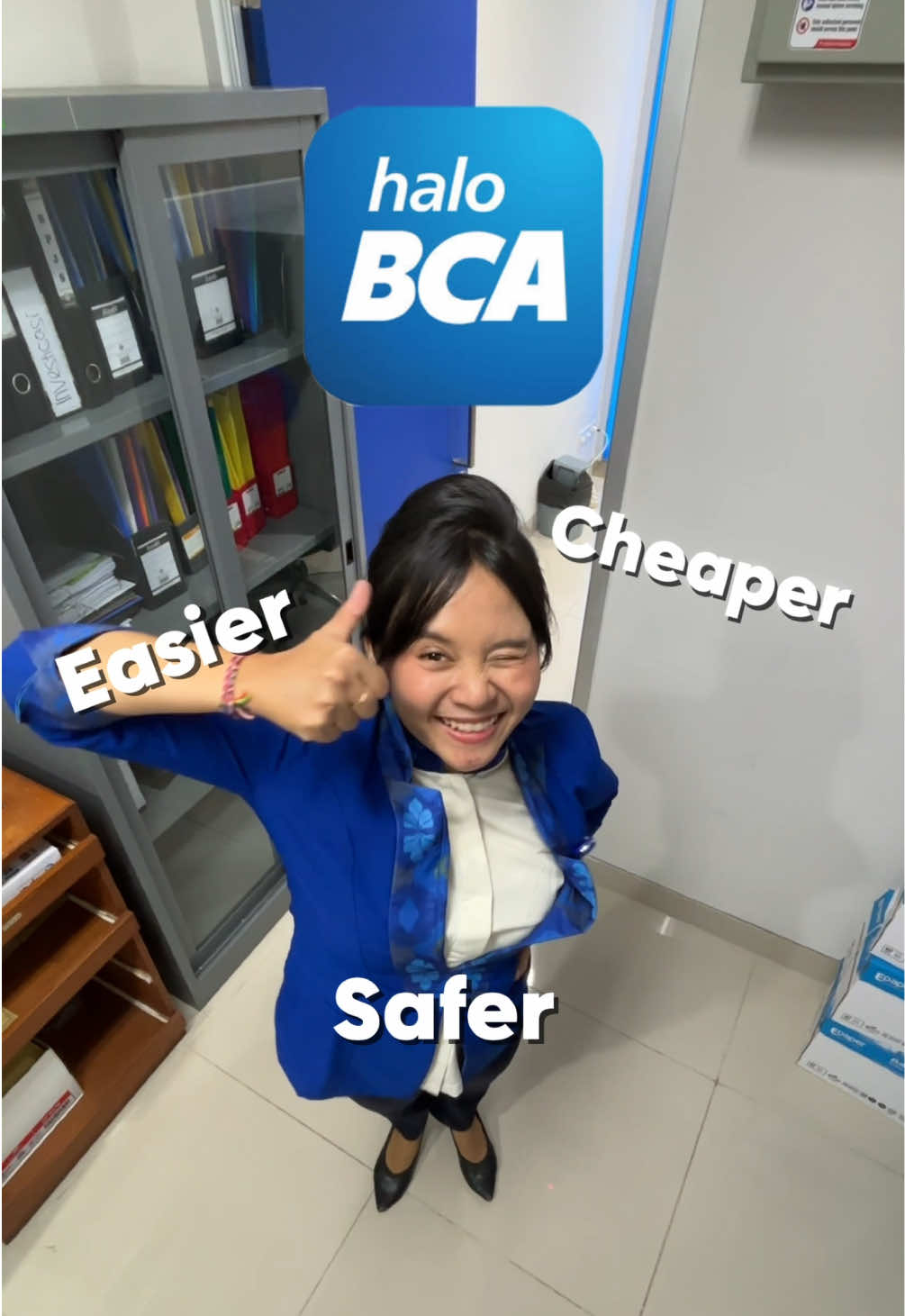 HALO? HALO? HAAALOOO?? Bantu gua plis si paling PELUPA😭🙏🏼 Kalau ada malasalah perbankan, udahhh #halobca SOLUSINYA!  Bisa diakses dimanapun, kapanpun, bahkan di luar negeri! Bebas pulsa! Tinggal pilih mau call atau chat tanpa rasa was was dan masalah BERES ✅    @bcasemuaberes @leo_edw #SpeakYourPersonaChallenge #halobca #bcabluecastercycle2 #bcasemuaberes 