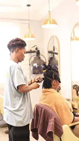Get this same style using the mini curl combo from Cocoblack Naturals. Sells @160 cedis  You can visit the Cocoblack salon as well for same and similar styles  +233549280917 to book an appointment now  #trend #monday #newweek 