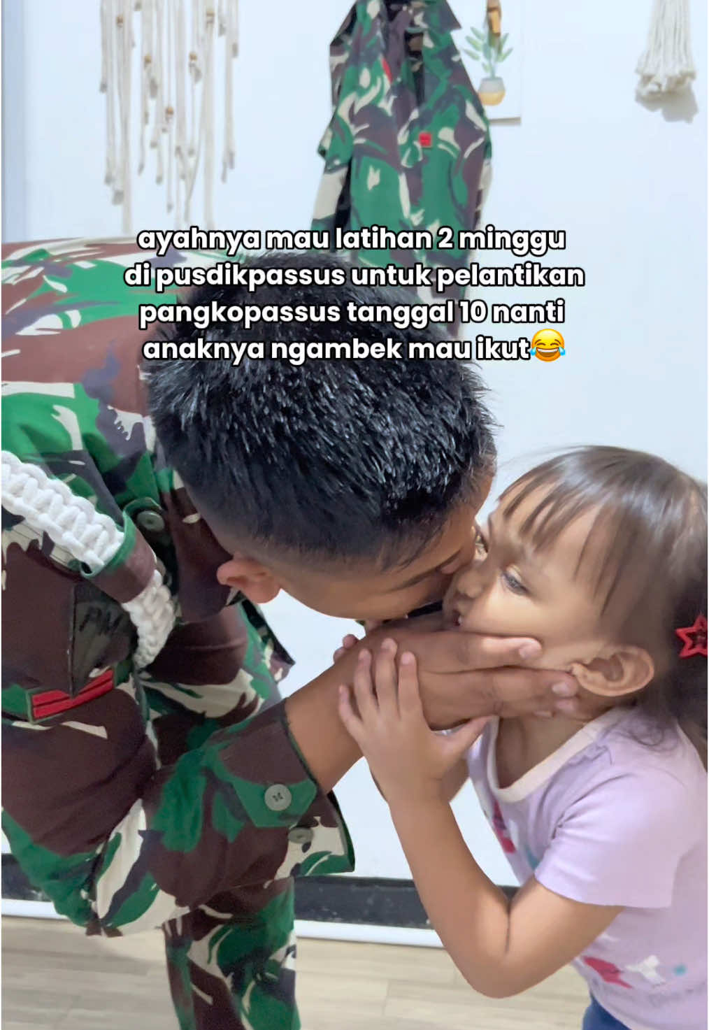 Batujajar aku titip ayahku ya smoga kegiatan padat dan bisa bikin ayahku kurusan dikit @Bangpen🤣  #batujajar #kopassus #pusdikpassuskopassus #pusdiklatpassus #pusdikpassus #kopassus #tni #tniad 