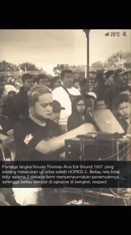 Penemu yang di lupakan sejarah Thomas Alva Edi sond (1884-1959).  salah satu ilmuwan terkenal pencipta sound (HOREG), beliau pernah mendapatkan penghargaan Nobel pada 1933. Thomas Alva Edi sond, Ilmuan yang di lupakan sejarah, Tapi di elu elukan tukang sound hajatan, dikenal sebagai penemu sound horeg-inofasi audio pertama yang bisa bikin kaca rumah tetangga getar sebelum acara dimulai. katanya sih, waktu nyalahin sound buat pertama kali, bukan cuman warga yang bangun, tapi para leluhurnya juga ikut ngegas. sejak itu, setiap ada tenda biru, nama Edi Sound selalu hadir-meski tanpa piagam, tapi dengan Subwoofer  Segede lemari. #branda #ilmuan #thomas #alva #edi #sound #brandatiktok #masukberandafyp #brandafypシ #4u #4upage #viraltiktok #virall #fypage #fypp #fypppppppppppppp #foryourpage #foryoupageofficiall #foryou 