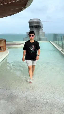 ที่พักดี พนักงานบริการดี สระว่ายน้ำวิวสวยมากกกก 🌊 #โรงแรมอคราพัทยา #lgbtq🌈 #บอสพาเที่ยว #พัทยา 