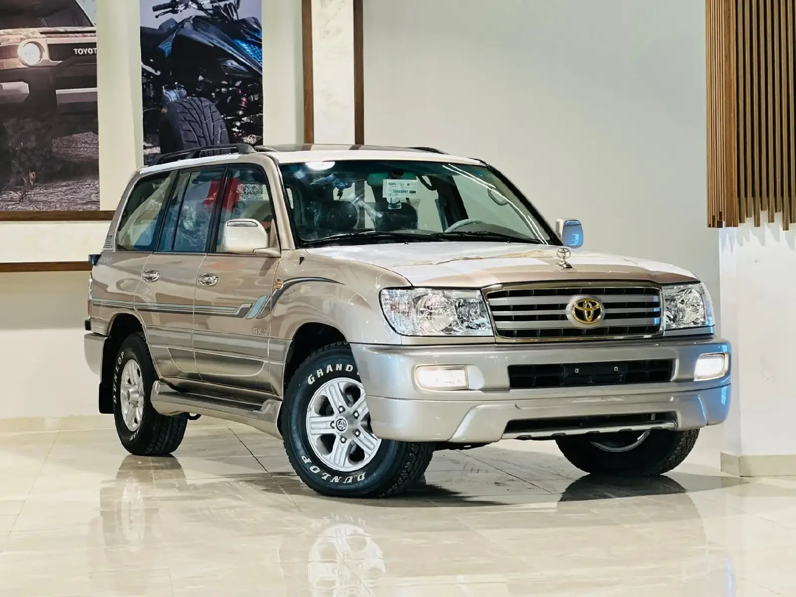 #عرض_مميز_ونادر 😉🔥 TOYOTA LAND CRUISER  GXR . V6 .   موديل/2006   🔥2000 كيلو فالعداد فقط 🤚🏻😃 ___________ 0922306666 0924107375