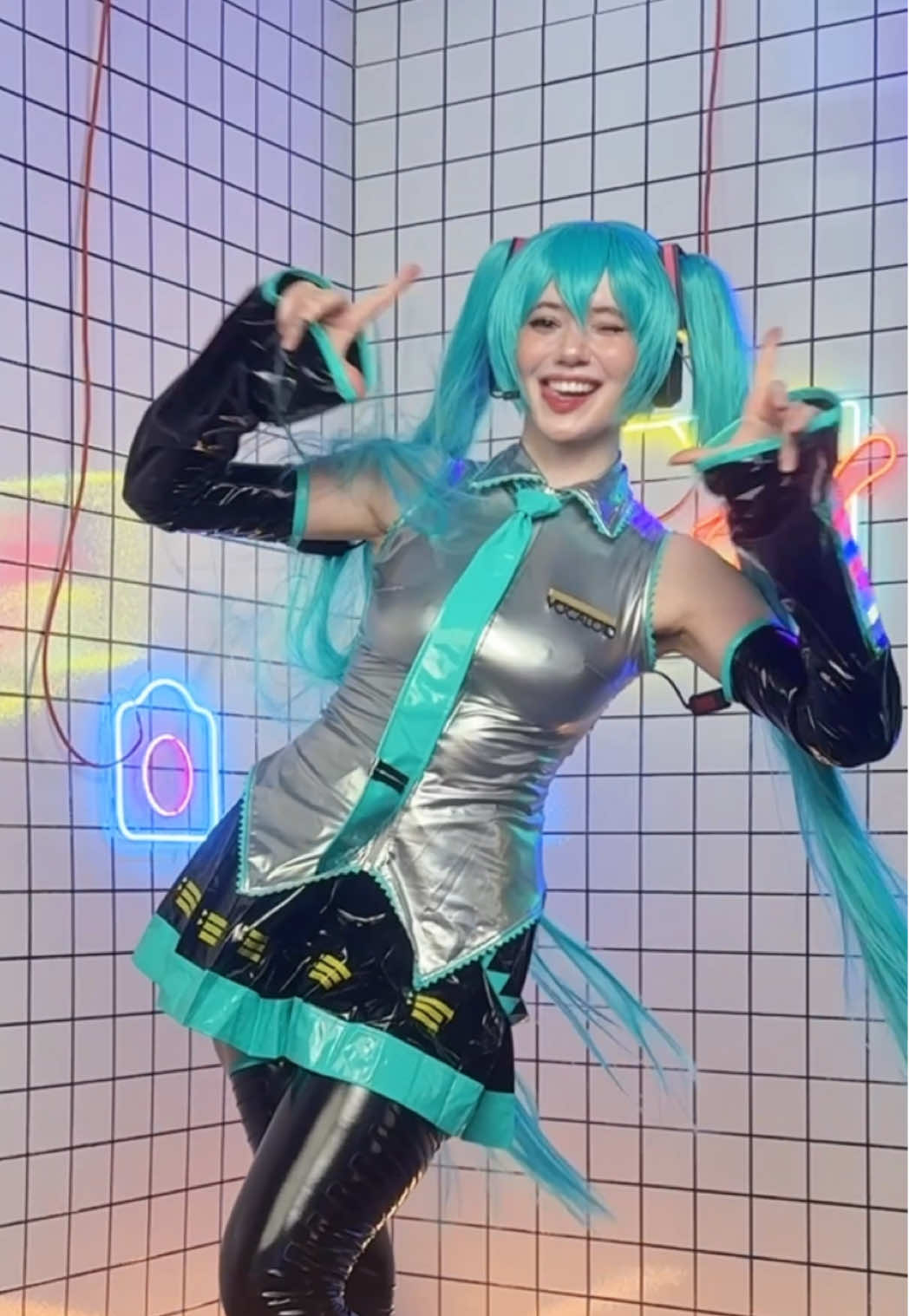Till the end 😅 #miku #mikucosplay #mikuhatsune #mikuhatsunecosplay #vocaloid #vocaloidcosplay #vocaloidhatsunemiku 