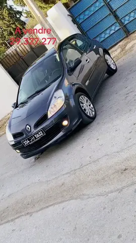 Je mets en vente ma voiture clio 3 Tom Tom avec carnet d’entretien,.    *170.000*km                          - Moteur symbole essence.                                 - voiture en très bonne état et jamais accidente.                                                                 - Modèle 2011                                                  - 5 cheveaux et 4 cylindres.                                                                                  - Vitre avant électrique .                                         -ABS.                                                                      - Climatiseur en marche.                                     - Poste CD avec commande au volant.               - Feux anti brouillard.                                            - Commande a distance .                                     - Double clé disponible.                                         - Contactez 29.327.277 #auto #fypシ゚ #paratiiiiiiiiiiiiiiiiiiiiiiiiiiiiiii #automobile #for #cliors #foryoupage❤️❤️ #eccence #البيع #tunisia #شعب_الصيني_ماله_حل😂😂 #trend #symbole #rs #libia🇱🇾 #maroc #egypt #algeria @Renault 