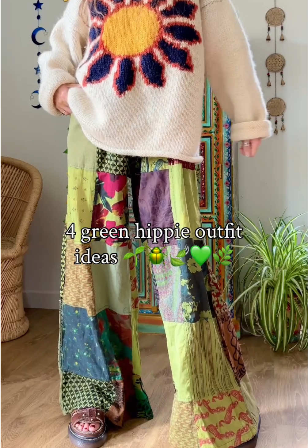 Green hippie outfit inspo 💚☮️🌱🍓🍃🌿✌🏼 #slowfashion #ecofashion #festivaloutfit #consciousliving #hippievibes #bohospirit #responsiblefashion