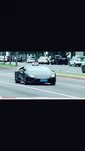 Nhà nghèo chạy taxi kiếm sống 😂Ai dám yêu mình🤭#lamborghini #hoimexe_tiktok #xuhuong #thinhhanh