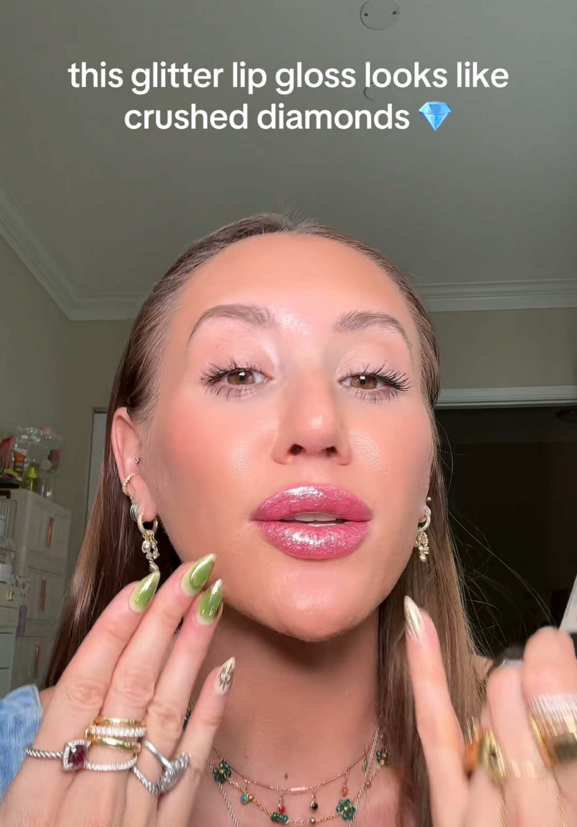 Queen cosmetics glitter lip gloss in astral projection #lipgloss #glitterlipgloss #2000smakeup #lips #nationallipstickday #ttsbeautybesties @Queencosmetics 