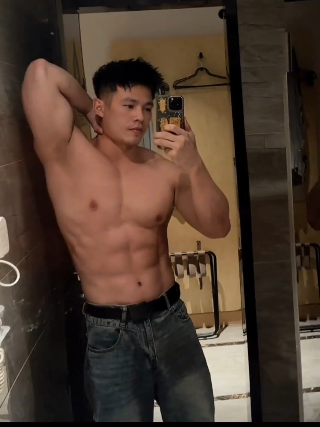 Pakilikili naman #fyp #foryoupage #foryou #muscle #biceps #pinoy #abs
